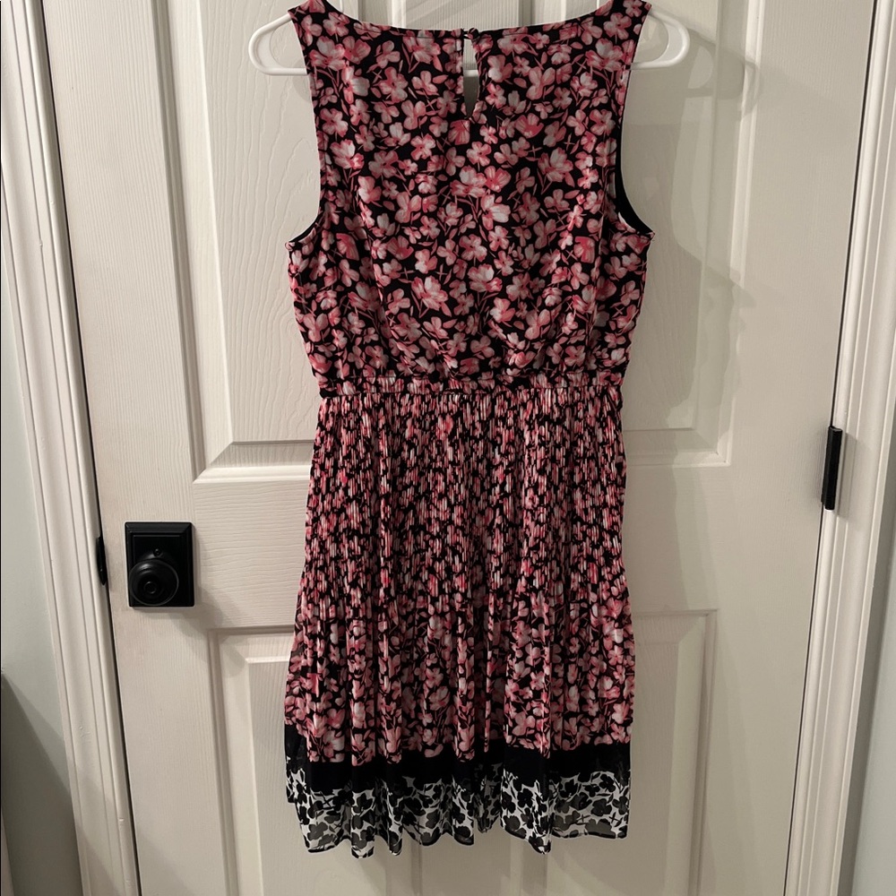 Spring dress - Picture 5 of 7